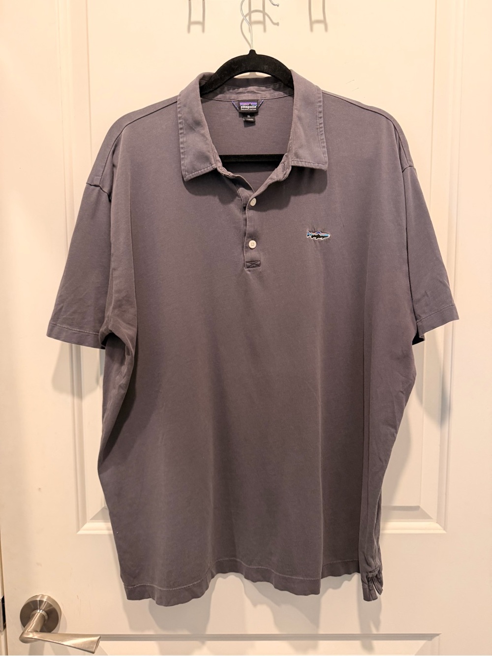 Patagonia Trout Fitz Roy Organic Cotton Polo Shirt
Size XL Gray